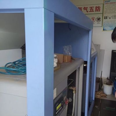 Kompresor udara di lokasi Mesin pemisahan udara oksigen dengan tabung cadangan